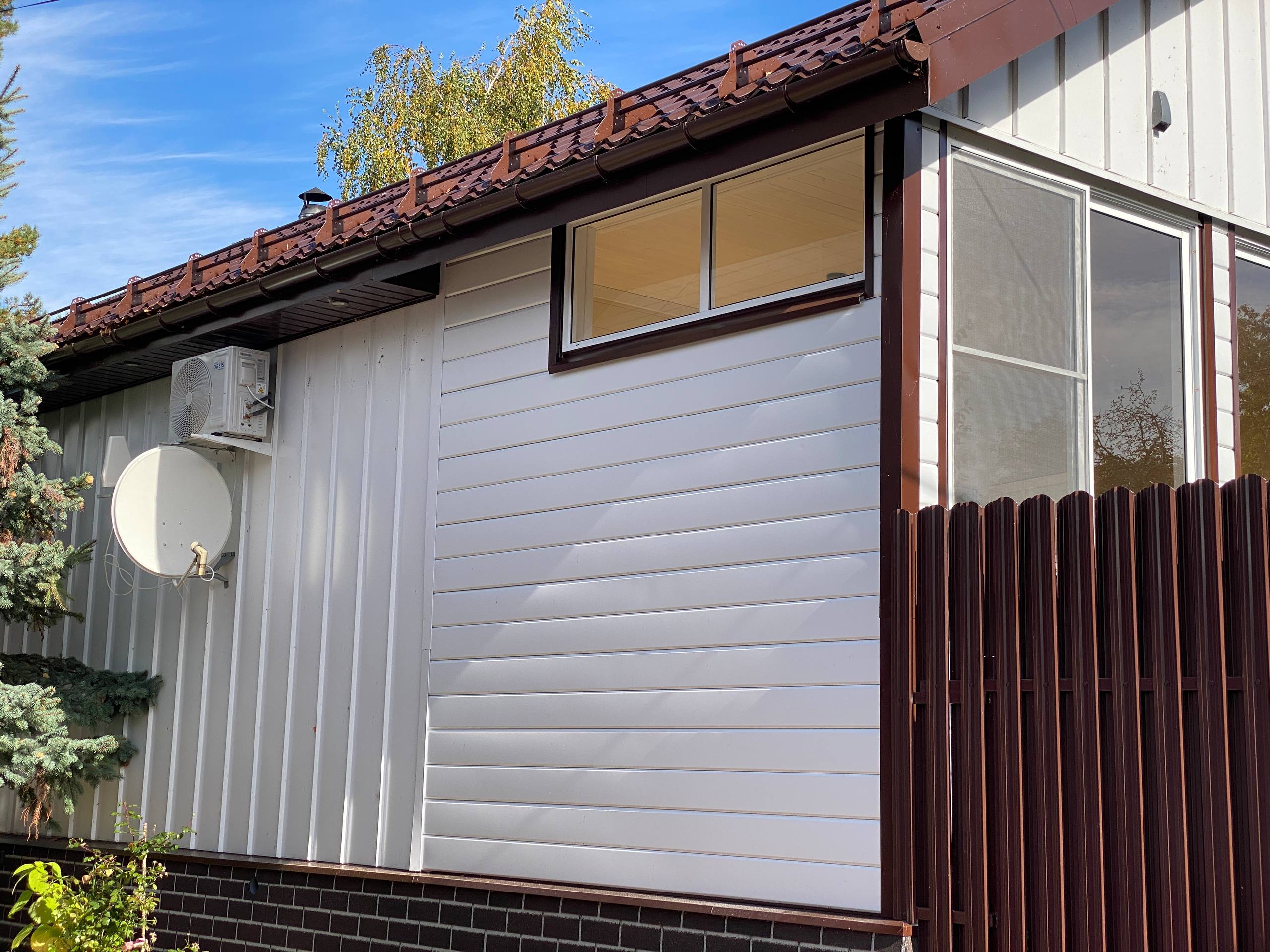 Дом — внешний вид сбоку